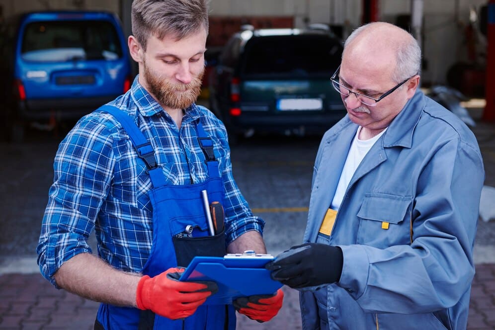 How To Become a Field Service Technician. Image 4